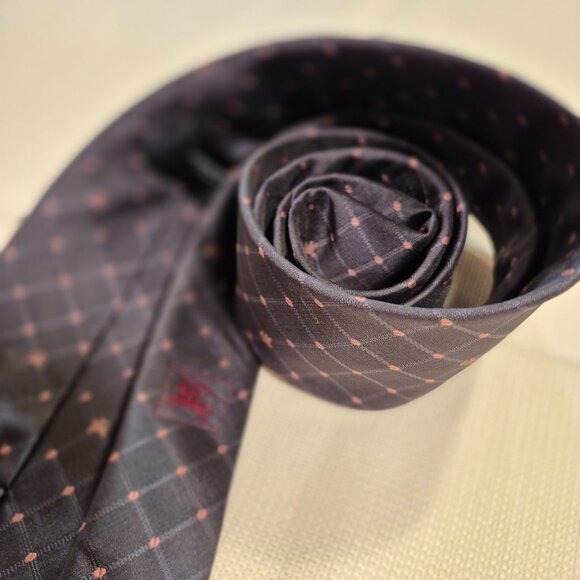 BURBERRY Silk Tie - Picture 9 of 12